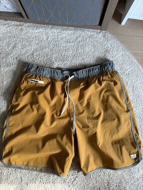 vuori men shorts xxl